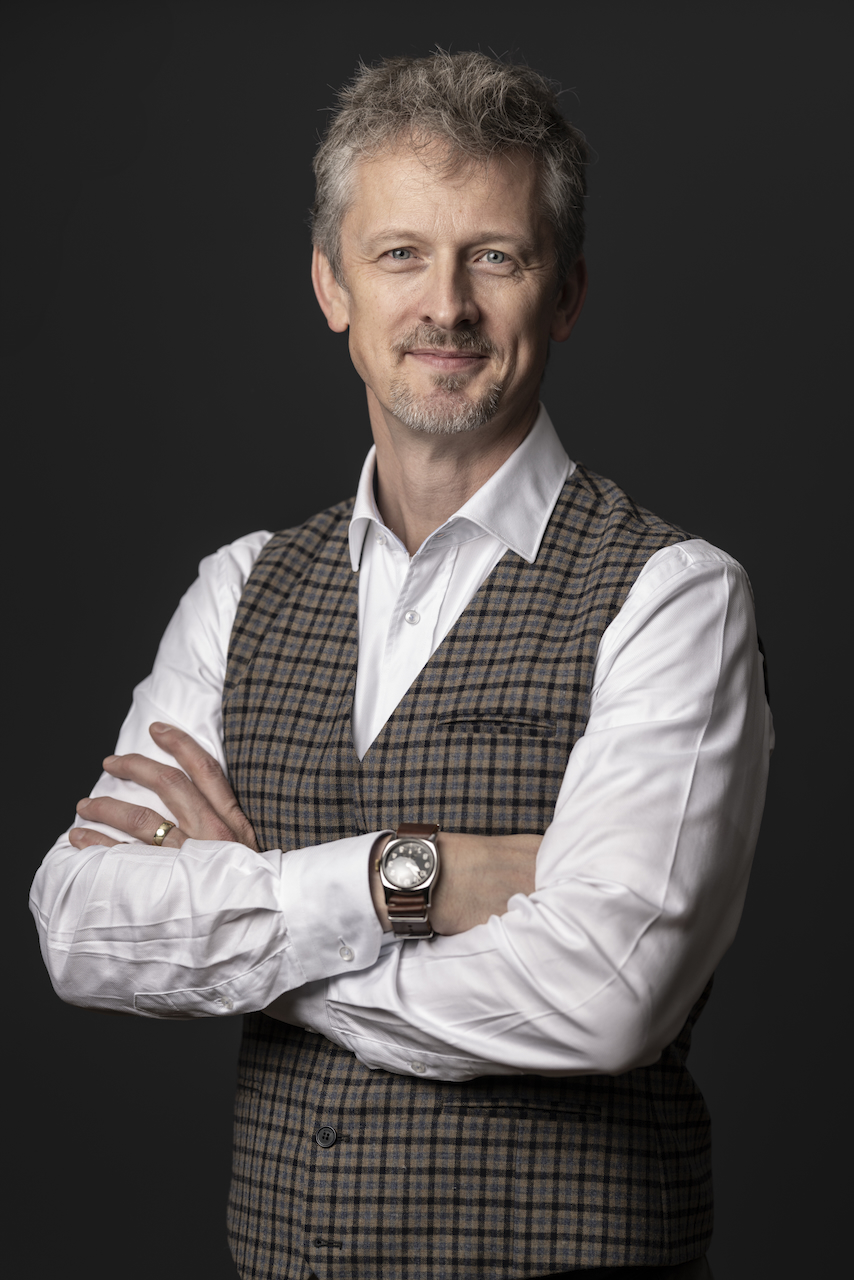 speaker's image